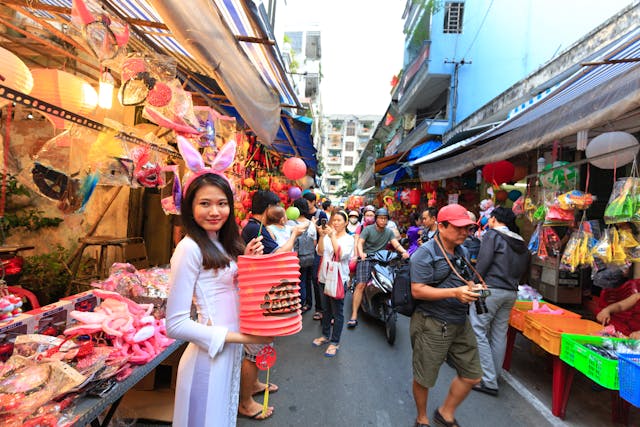 How to Travel in Vietnam on a Budget: Transportation, Hotels, and Food